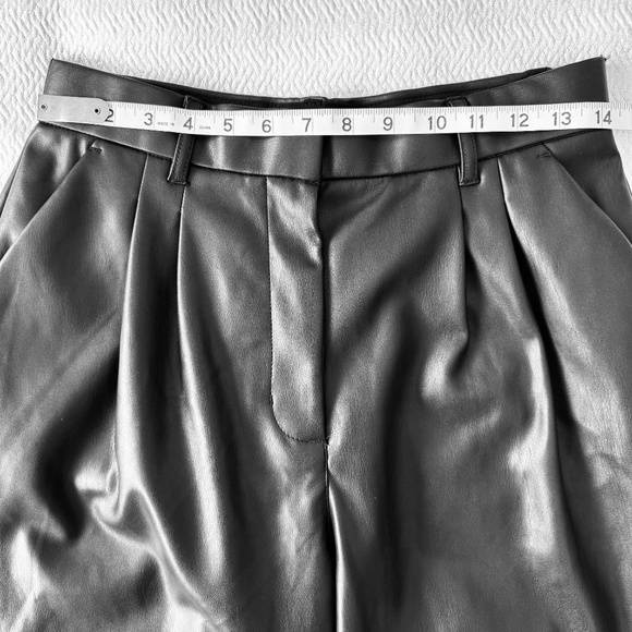 NWT Abercrombie & Fitch Curve Love Sloan Wide Leg Vegan Leather Pants Size M - Picture 11 of 15